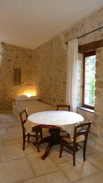 La Ferme De La Condamine Bed & Breakfast Saint-Andre-de-Rosans ภายนอก รูปภาพ
